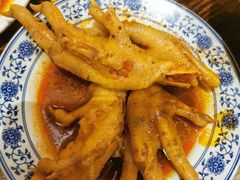 -爆炸头阿姨小四川正宗川味小吃(无任何分店)