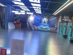 -极限PLAY运动娱乐新世界·团建派对潮玩休闲馆·室内蹦极高空游乐园