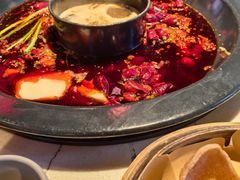 -爱你您·自家鱼塘·活水喷泉鱼火锅(八里店)