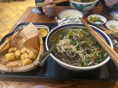 -云阿蛮云南生烫牛肉米线(奉贤路店)