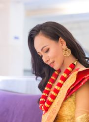 -现代经典婚纱摄影