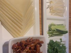 -娜仁图雅蒙古美食村(33小镇店)
