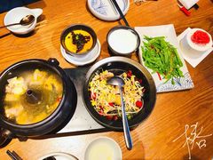 -云海肴·汽锅鸡·云南菜(天山百盛优客店)