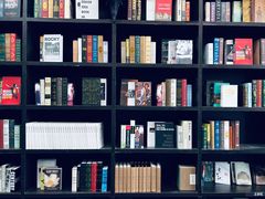 -钟书阁(松江泰晤士小镇店)