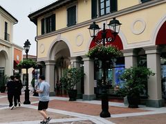 -佛罗伦萨小镇广佛名品奥特莱斯(疏港路店)