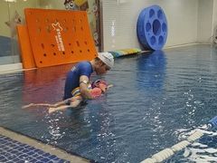 -蓝旗亲子游泳(范湖万达广场店)