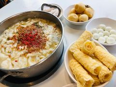 -德林酸菜鱼火锅(南丹店)