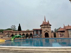 -泉城欧乐堡戏水湾艺术养生温泉