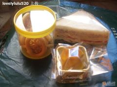 盾牌，鱼有&nbsp;鱼三明治，里面有蛋黄的点心-丁大房(明德广厦店)