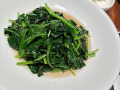 紫菜炒菠菜-喜鼎海胆水饺(东港店)