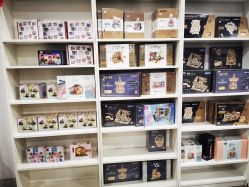 -逝水玩具折扣店