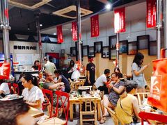 大堂-么肆烤肉·中式自助·烤肉大排档(街道口季佳PAI店)