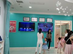 -Isee灰姑娘(龙湖狮山天街店)