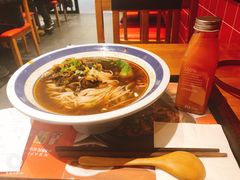 -霸蛮湖南菜·牛肉粉(荣京西街店)