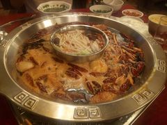 -山城年华老火锅(玉林店)
