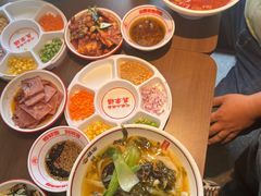 -顺溜·手工刀削面·黑金店(铜锣湾店)