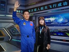 -厦门帷幕开啦红地毯蜡像艺术馆