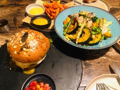 -HIGH FIVE哈福手工汉堡(桂林路店)