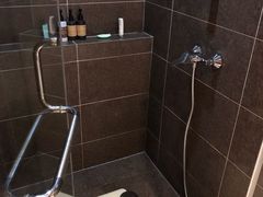 -西安大雁塔科技大学地铁站亚朵酒店