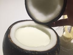 -志龙皇冠吃货椰子铺