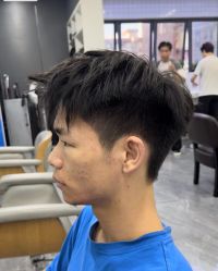 点击看大图 -藤野造型烫发染发
