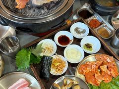 -围炉肉舍•炭烤活鳗•丹东海鲜烤肉(步行街店)