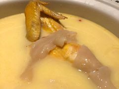 领鲜花胶鸡汤-领鲜天下·焗海鲜·花胶鸡(天目里店)