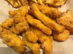 -必胜客(上海华谊新所店)