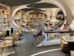 -钟书阁(珍园店)