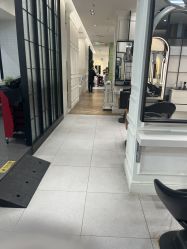 -丁和李朴美发沙龙