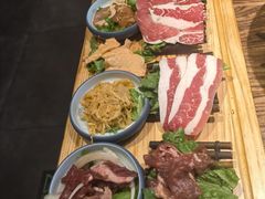 -明洞阿姨·韩式酱蟹烤肉·创意料理(三元桥店)