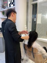 -PE SALON 
