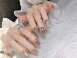 -悦指间美甲美睫