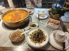 -野山舂·贵州现舂酸汤牛肉(民生路店)