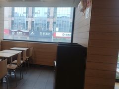 -麦当劳(乳山路店)