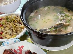 -土砂锅生态山庄·非遗砂锅雅鱼