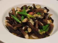 黄瓜苗麻汁鸡枞菌-玉满堂·湖北融合菜