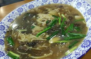 松菇里脊煲