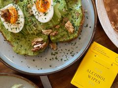 牛油果煮蛋吐司-RAC BAR(安福路店)