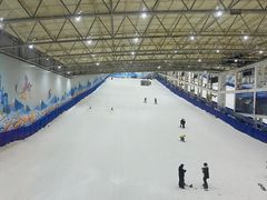 -乔波室内滑雪场