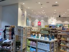 -名创优品(海珠乐峰广场店)