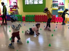 -阿布溜溜(同曦假日百货店)