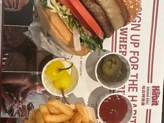 -The Habit Burger Grill 哈比特汉堡(复兴soho店)