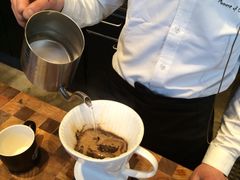 星巴克&nbsp;全黑围裙店(太古里店)-星巴克(成都太古里二店)
