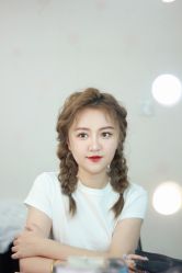 -红馆妆造(中央大街店)