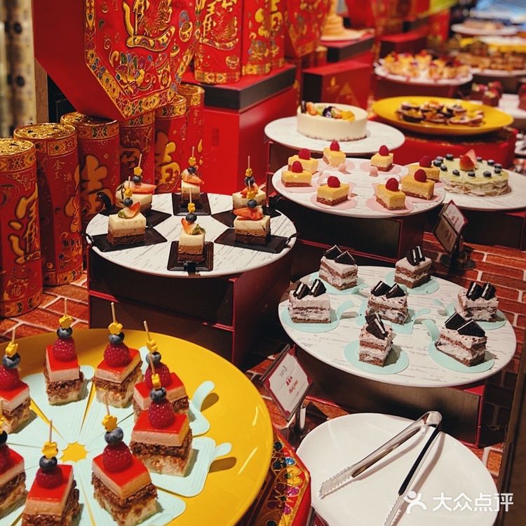 上百道菜的年夜饭你吃过吗?教你怎么用最少的钱得到最大的享受