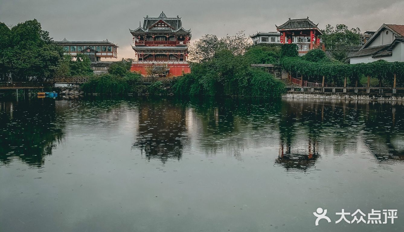 成都⛩｜一样的洛带古镇，不一样的风景🌈
