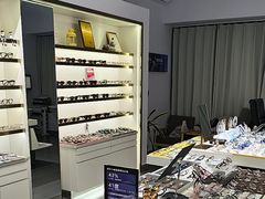 -视野联行眼镜•蔡司•依视路(温江店)