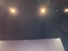 -英皇UA电影城(虹桥天地店)