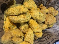 -BHC炸鸡(明洞总店)